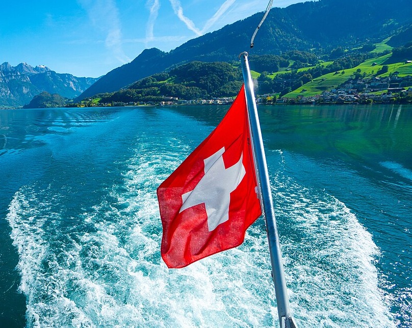 Grossmünster, Lake Brienz, Brienzer Rothorn, Brienz/Brinzauls, Aare Gorge, Gelmersee, Val Russein, Leuk Castle, Belvédère Hotel, and Bannalpsee—ten hidden gems of Switzerland